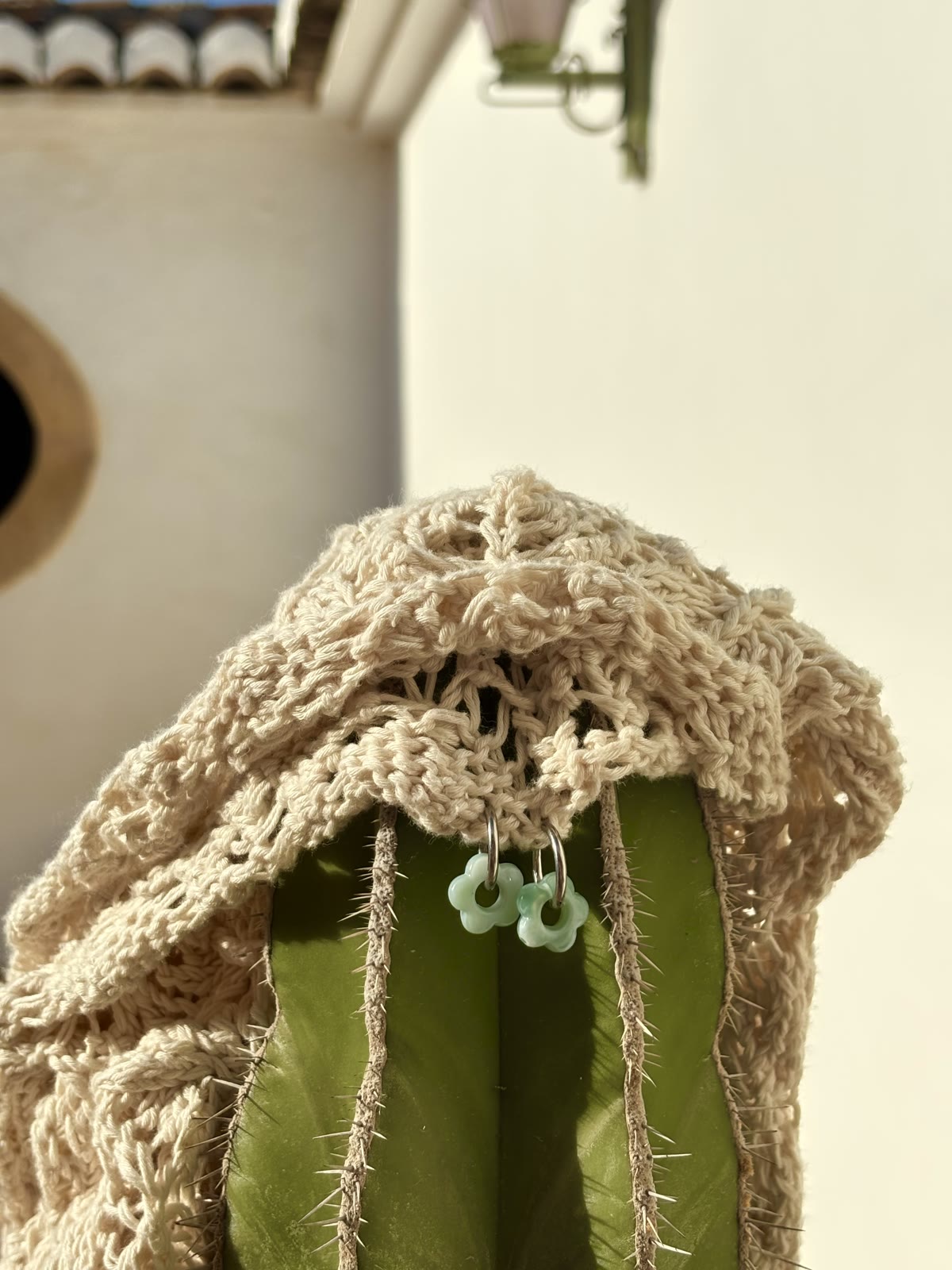 Boucles Flora, monture argentée, couleur bleu