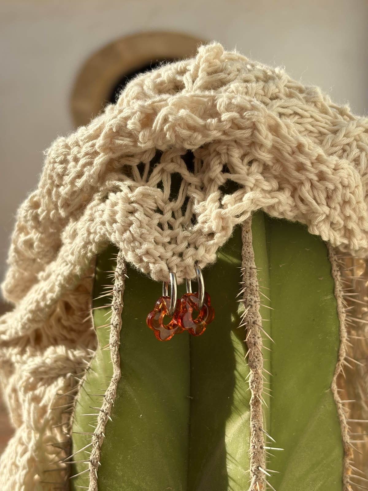 Boucles Flora, monture argentée, couleur marron